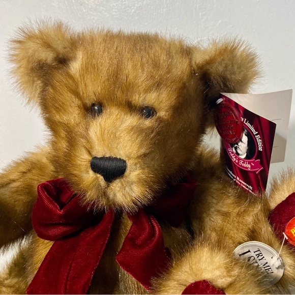 Vintage Dan Dee 100th Anniversary Singing Teddy Bear in Excellent Condition. - Picture 3 of 13